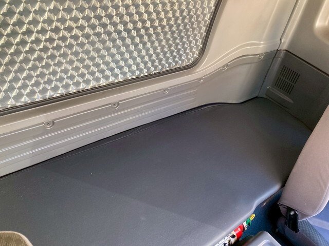 いすゞフォワードアルミウイング中型（4t）[写真14]