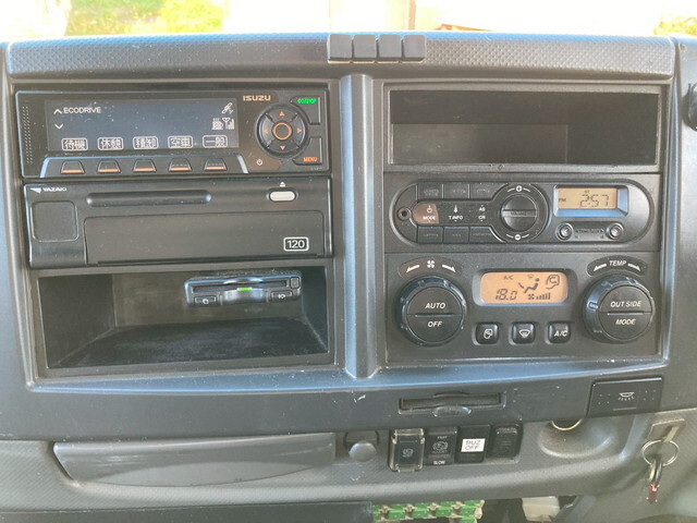 いすゞフォワードアルミウイング中型（4t）[写真19]