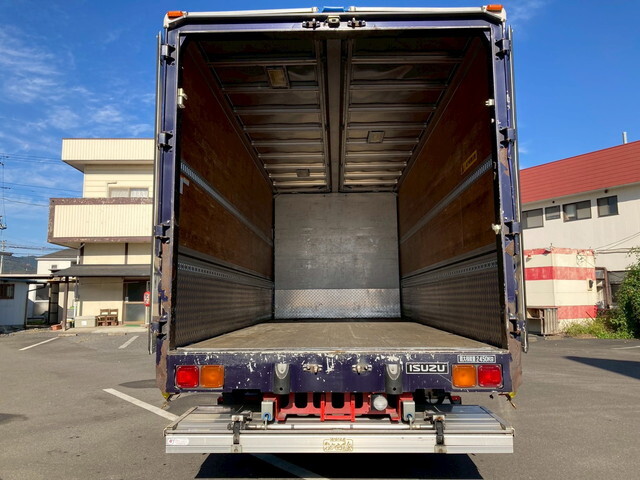 いすゞフォワードアルミウイング中型（4t）[写真11]