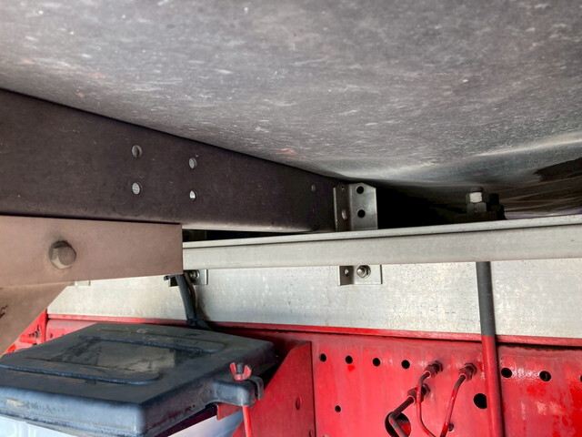 いすゞフォワードアルミウイング中型（4t）[写真32]