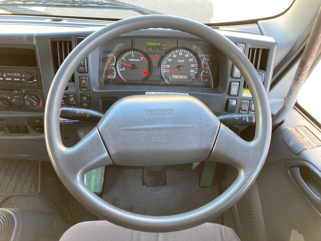 いすゞフォワードアルミウイング中型（4t）[写真16]