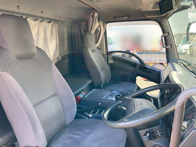 いすゞフォワードアルミウイング中型（4t）[写真18]