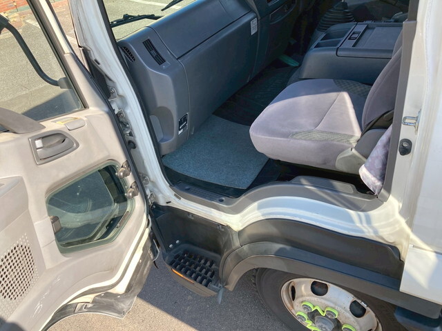 いすゞフォワードアルミウイング中型（4t）[写真22]