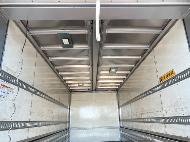 いすゞフォワードアルミウイング中型（4t）[写真26]