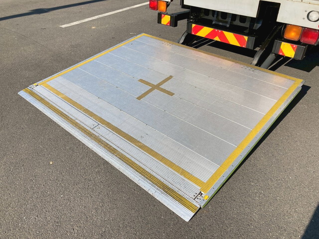 いすゞフォワードアルミウイング中型（4t）[写真27]