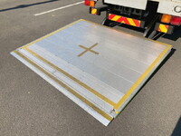 いすゞフォワードアルミウイング中型（4t）[写真28]