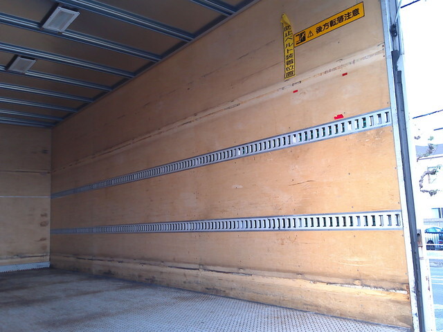 いすゞフォワードアルミバン中型（4t）[写真18]