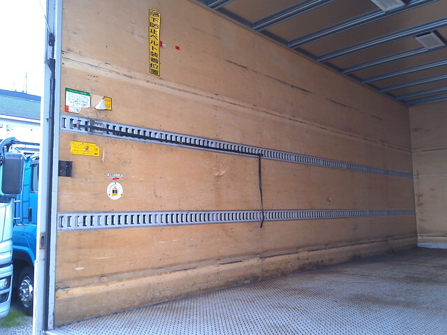 いすゞフォワードアルミバン中型（4t）[写真19]