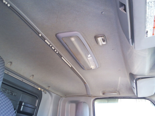 いすゞフォワードアルミバン中型（4t）[写真23]
