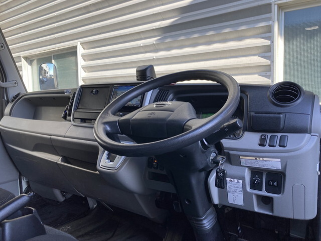 日産アトラスアルミバン小型（2t・3t）[写真23]