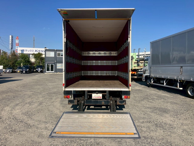 いすゞエルフアルミバン小型（2t・3t）[写真10]