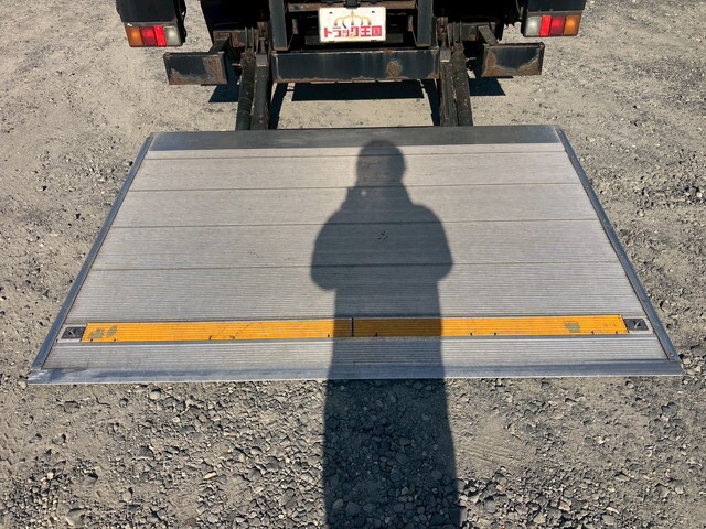 いすゞエルフアルミバン小型（2t・3t）[写真18]