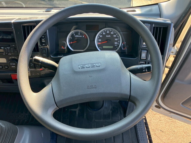 いすゞエルフアルミバン小型（2t・3t）[写真33]