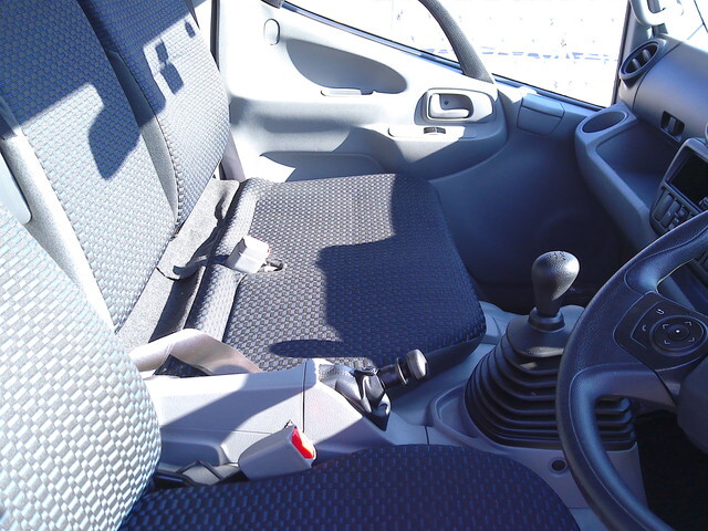 日野デュトロ平ボディ小型（2t・3t）[写真24]