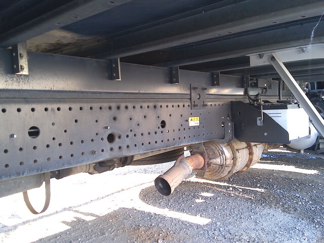 いすゞフォワードアルミバン中型（4t）[写真15]