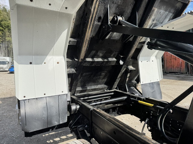 いすゞフォワードダンプ中型（4t）[写真17]