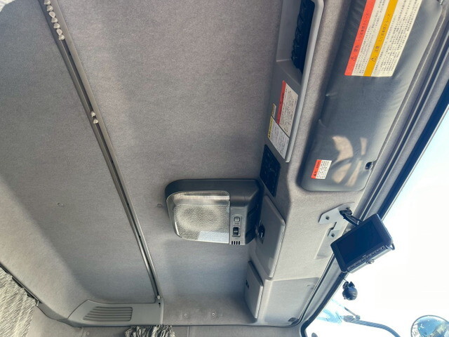 いすゞギガアルミウイング大型（10t）[写真22]