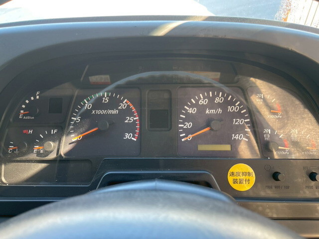 いすゞギガアルミウイング大型（10t）[写真24]