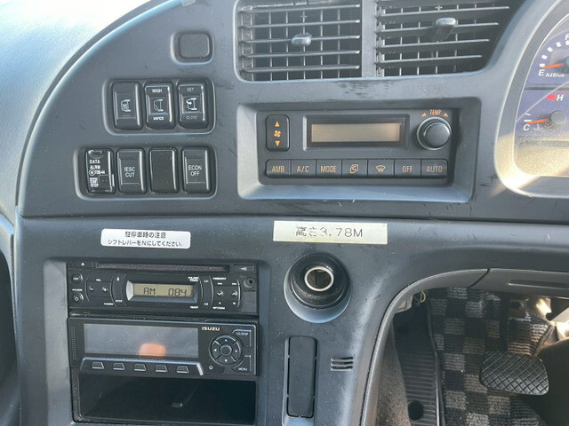 いすゞギガアルミウイング大型（10t）[写真26]