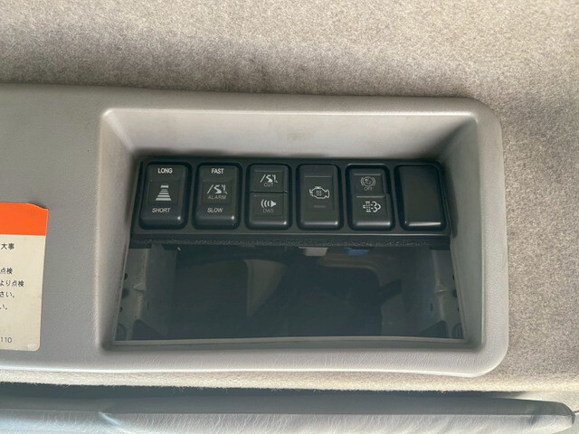 いすゞギガアルミウイング大型（10t）[写真28]