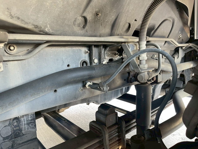 いすゞギガアルミウイング大型（10t）[写真38]