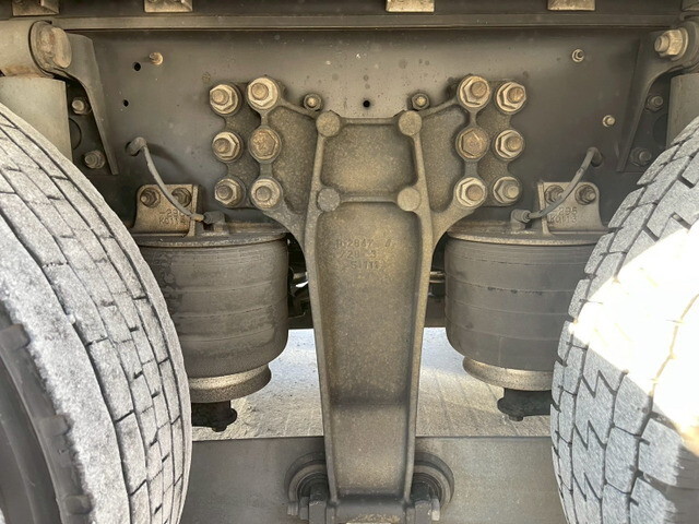 いすゞギガアルミウイング大型（10t）[写真39]