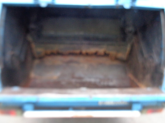 三菱ふそうキャンターパッカー車（塵芥車）小型（2t・3t）[写真10]