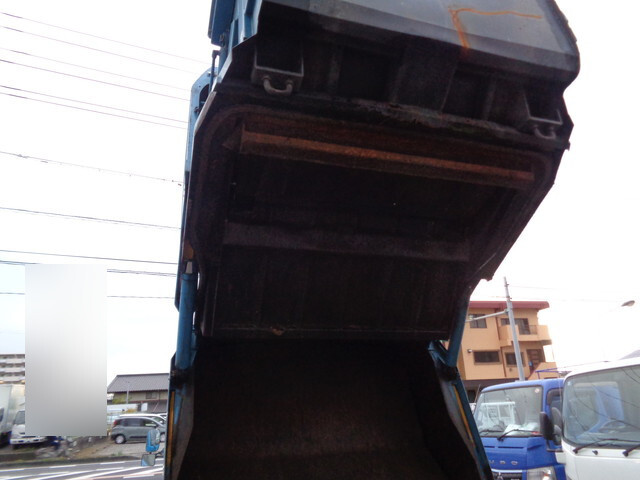 三菱ふそうキャンターパッカー車（塵芥車）小型（2t・3t）[写真12]