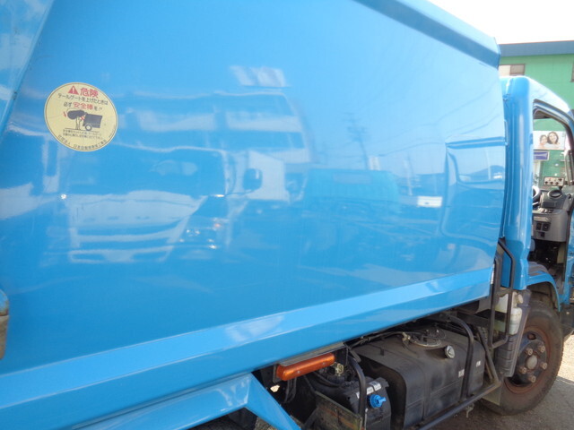 三菱ふそうキャンターパッカー車（塵芥車）小型（2t・3t）[写真16]