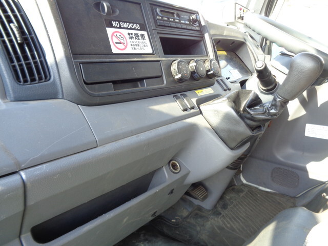 三菱ふそうキャンターパッカー車（塵芥車）小型（2t・3t）[写真27]