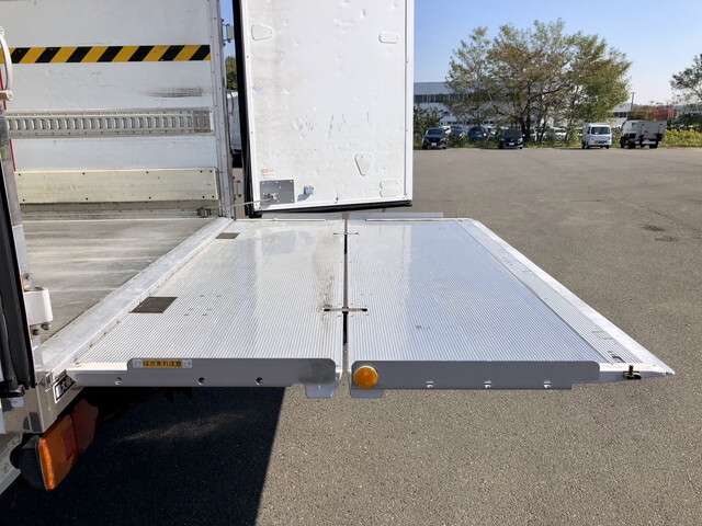 日野レンジャー冷凍車（冷蔵車）中型（4t）[写真11]