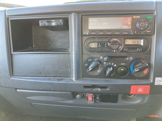 いすゞエルフアルミバン小型（2t・3t）[写真19]