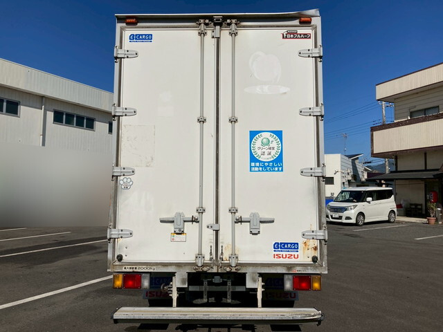 いすゞエルフアルミバン小型（2t・3t）[写真02]