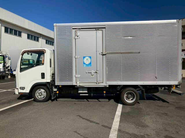 いすゞエルフアルミバン小型（2t・3t）[写真04]