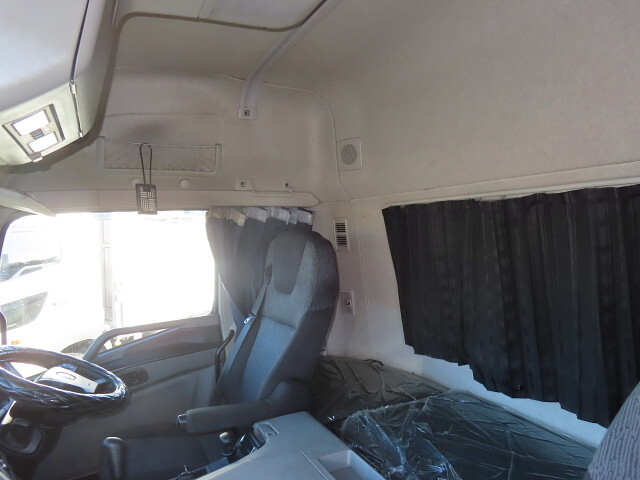 三菱ふそうスーパーグレートアルミウイング大型（10t）[写真24]