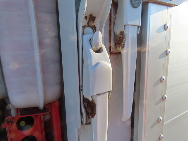 三菱ふそうスーパーグレートアルミウイング大型（10t）[写真31]