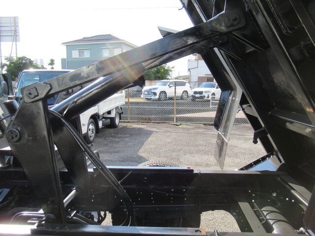 いすゞフォワードダンプ中型（4t）[写真15]