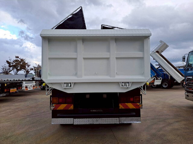 いすゞギガ深ダンプ（土砂禁ダンプ）大型（10t）[写真16]