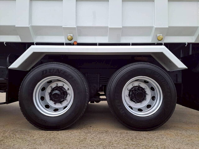 いすゞギガ深ダンプ（土砂禁ダンプ）大型（10t）[写真29]