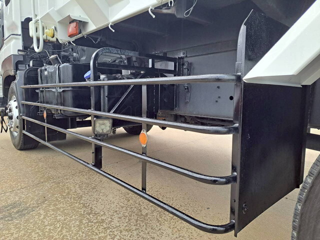 いすゞギガ深ダンプ（土砂禁ダンプ）大型（10t）[写真30]