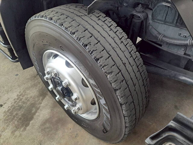 いすゞギガ深ダンプ（土砂禁ダンプ）大型（10t）[写真33]