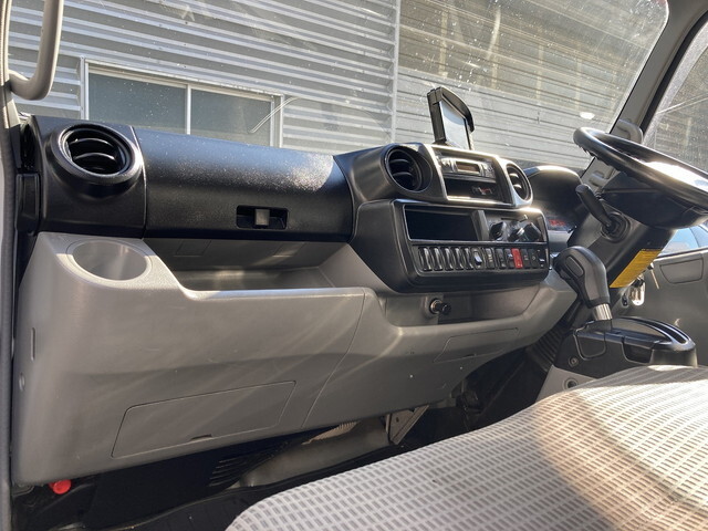 日野デュトロアルミバン小型（2t・3t）[写真37]