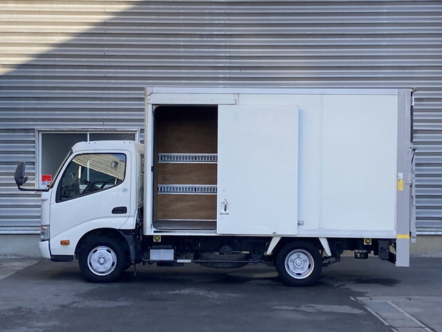 トヨタダイナパネルバン小型（2t・3t）[写真04]