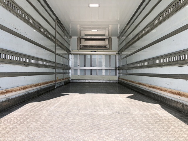 いすゞフォワード冷凍車（冷蔵車）中型（4t）[写真13]