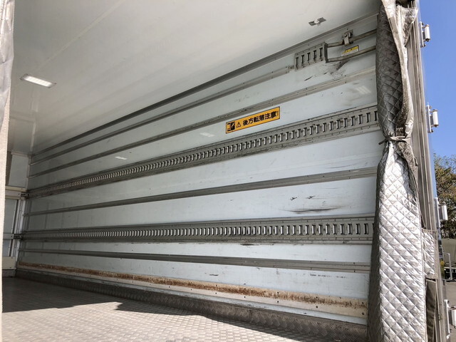 いすゞフォワード冷凍車（冷蔵車）中型（4t）[写真15]