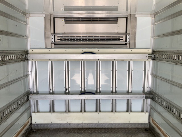 いすゞフォワード冷凍車（冷蔵車）中型（4t）[写真16]