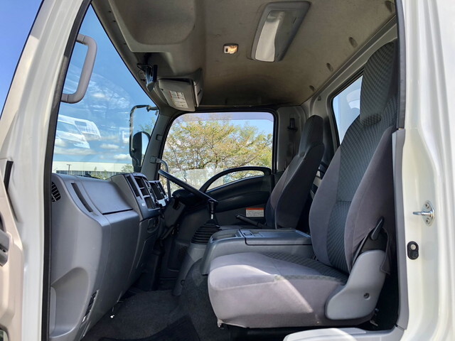 いすゞフォワード冷凍車（冷蔵車）中型（4t）[写真29]