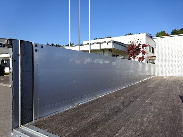 いすゞフォワードアルミブロック中型（4t）[写真10]