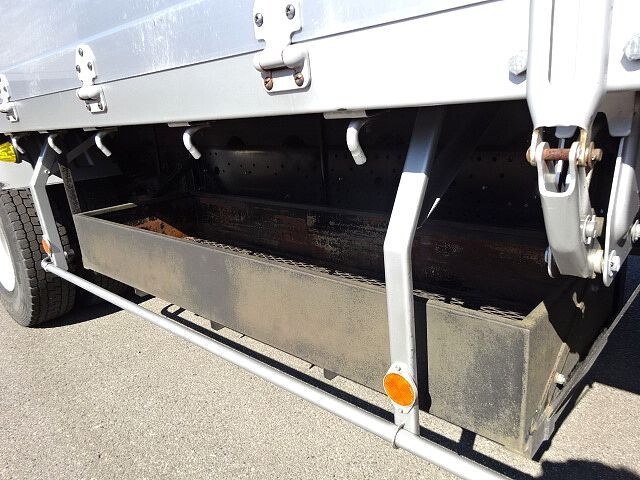 いすゞフォワードアルミブロック中型（4t）[写真21]