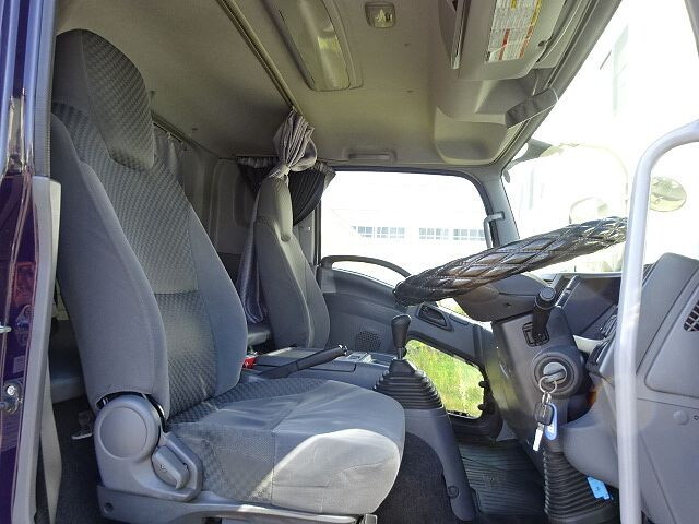 いすゞフォワードアルミブロック中型（4t）[写真33]